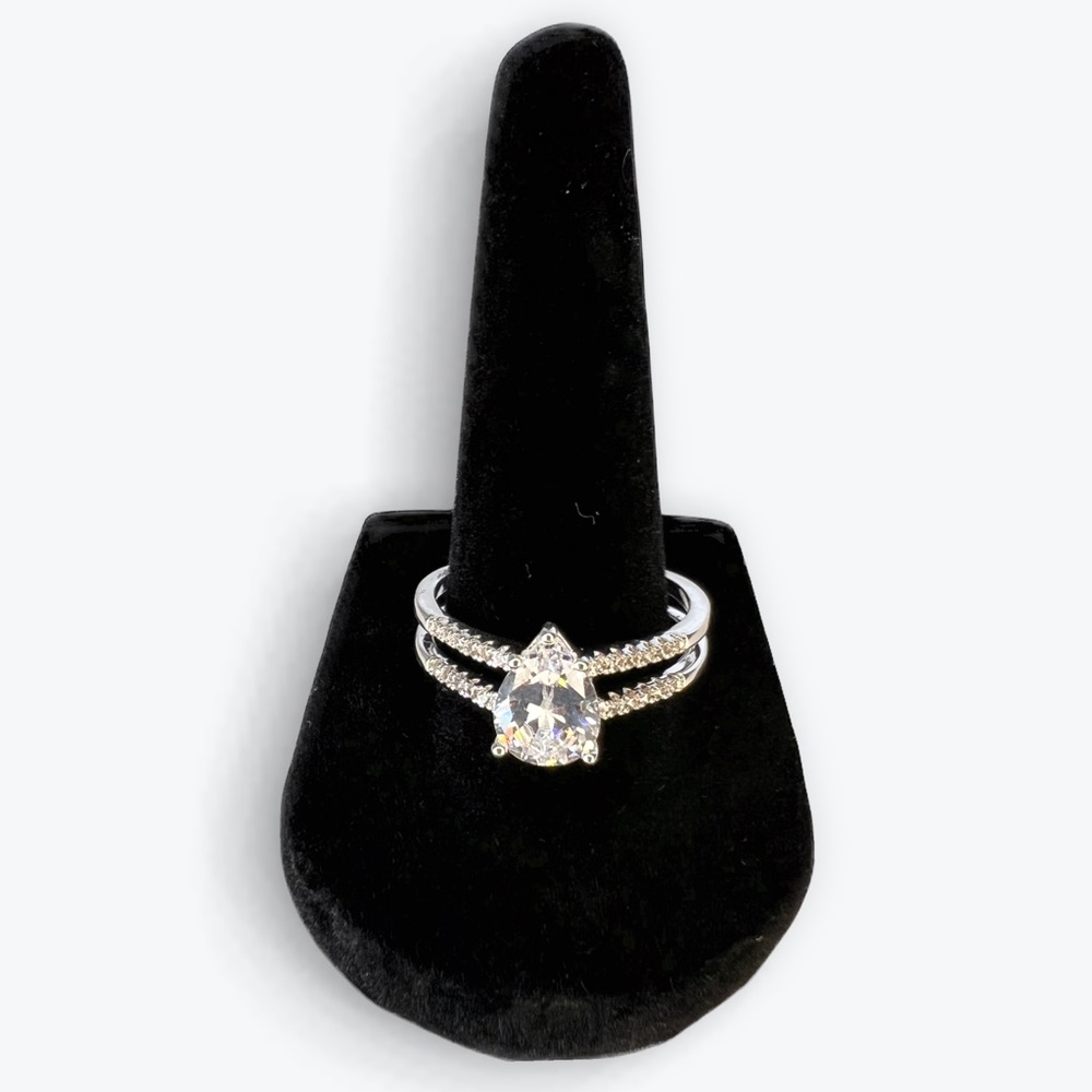 NWOT Silver Tone Ring with Teardrop Cubic Zirconia and Cubic Zirconia Accents - Picture 2 of 8